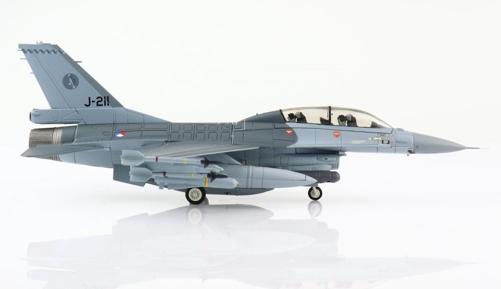 1/72 Lockheed F-16BM J-211 322 Squadron RNLAF Volkel AB 2006