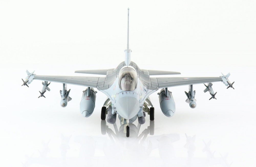 1/72 Lockheed F-16BM J-211 322 Squadron RNLAF Volkel AB 2006