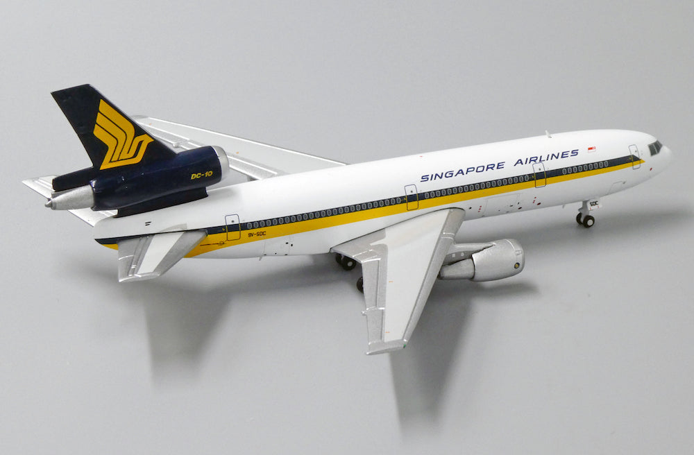 1/400 Singapore Airlines DC-10-30 9V-SDC