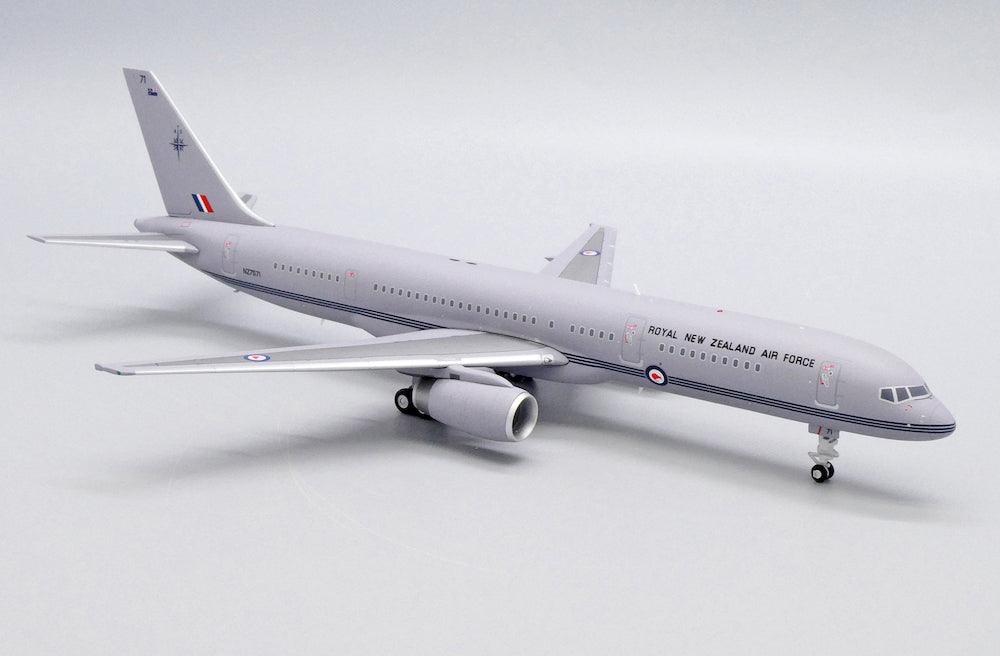 1/200 Royal New Zealand Air Force B757-200 NZ7571