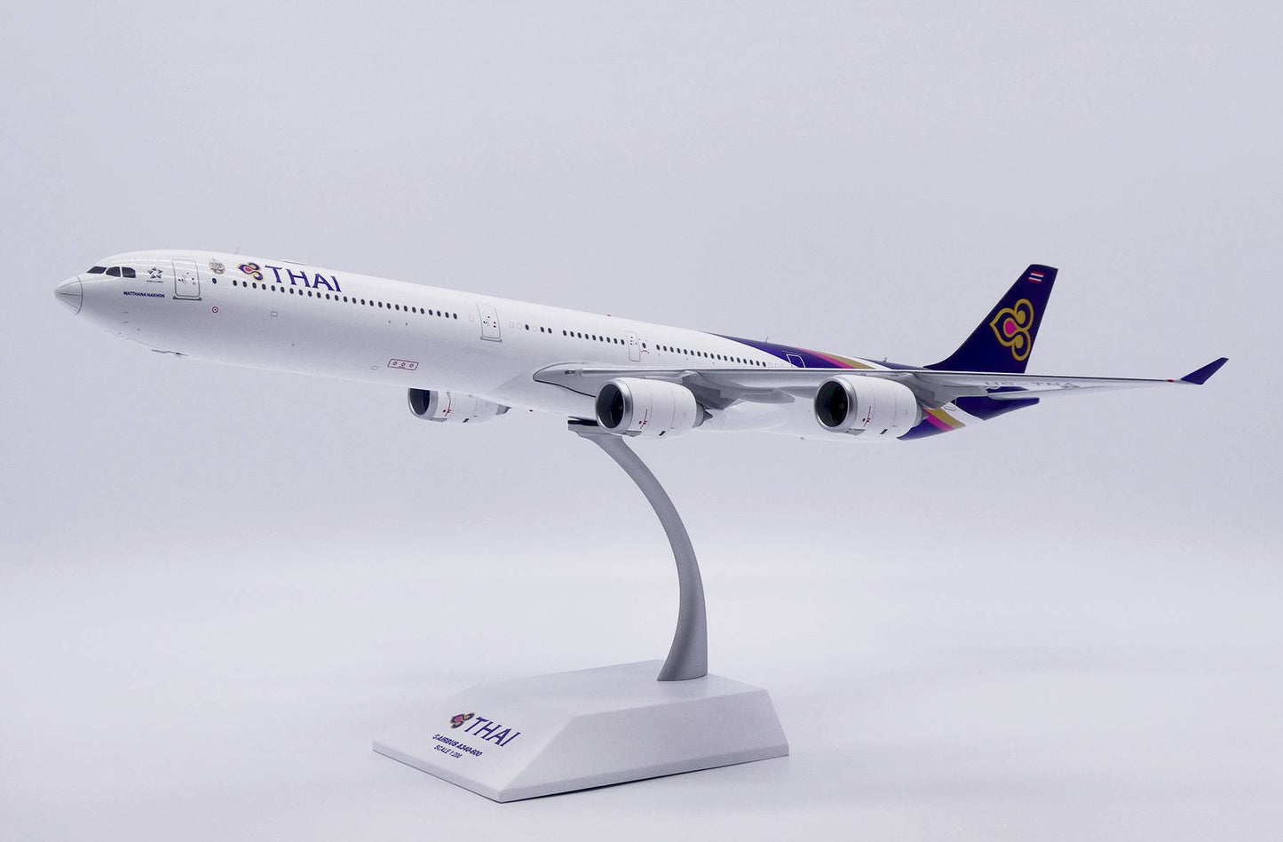 1/200 Thai Airways Airbus A340-600 Reg: HS-TNA with Stand