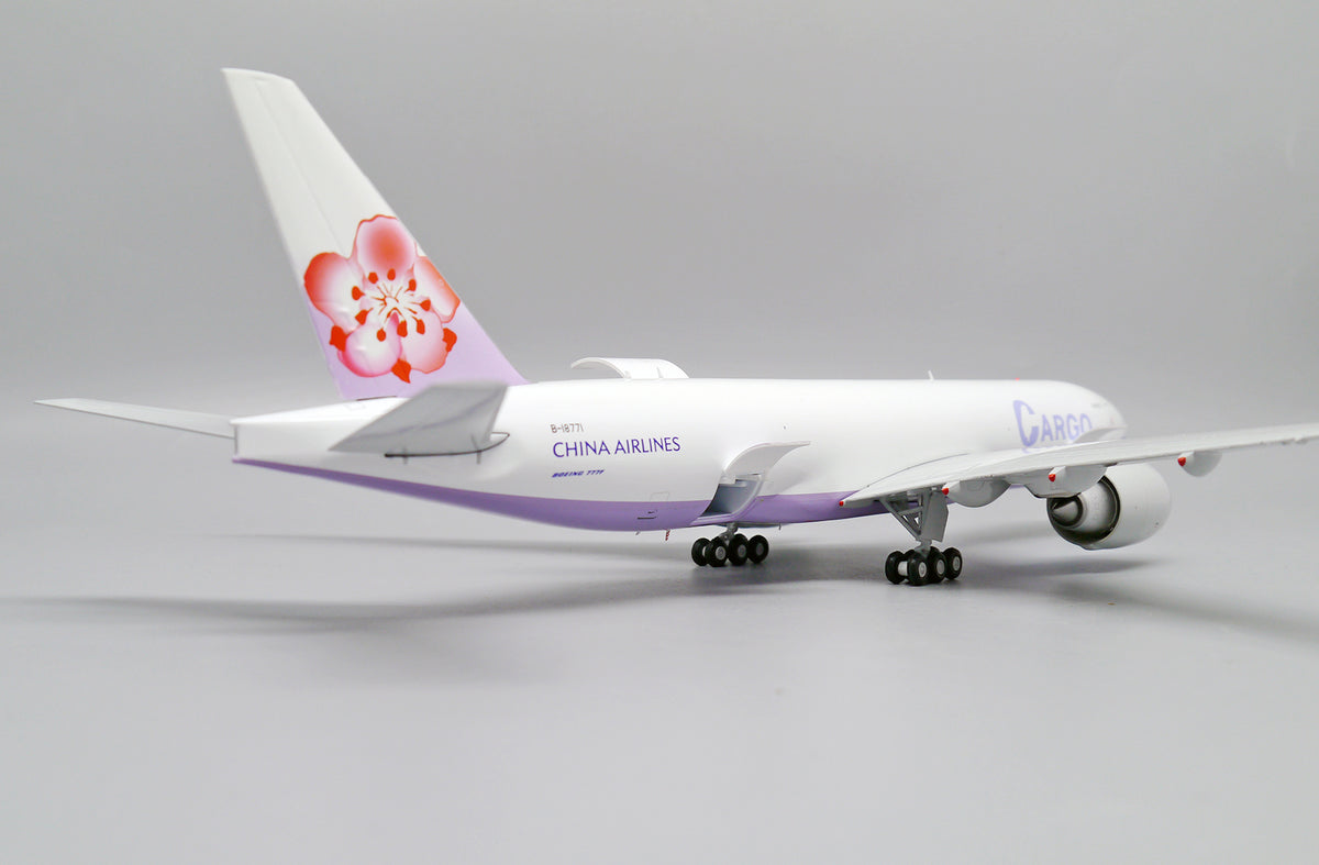 1/200 China Airlines Cargo Boeing 777F "Interactive Series" Reg: B-18771 with Stand