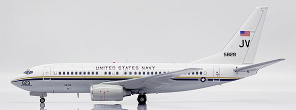 1/200 US Navy Boeing C-40A Clipper Reg: 165829 with Stand