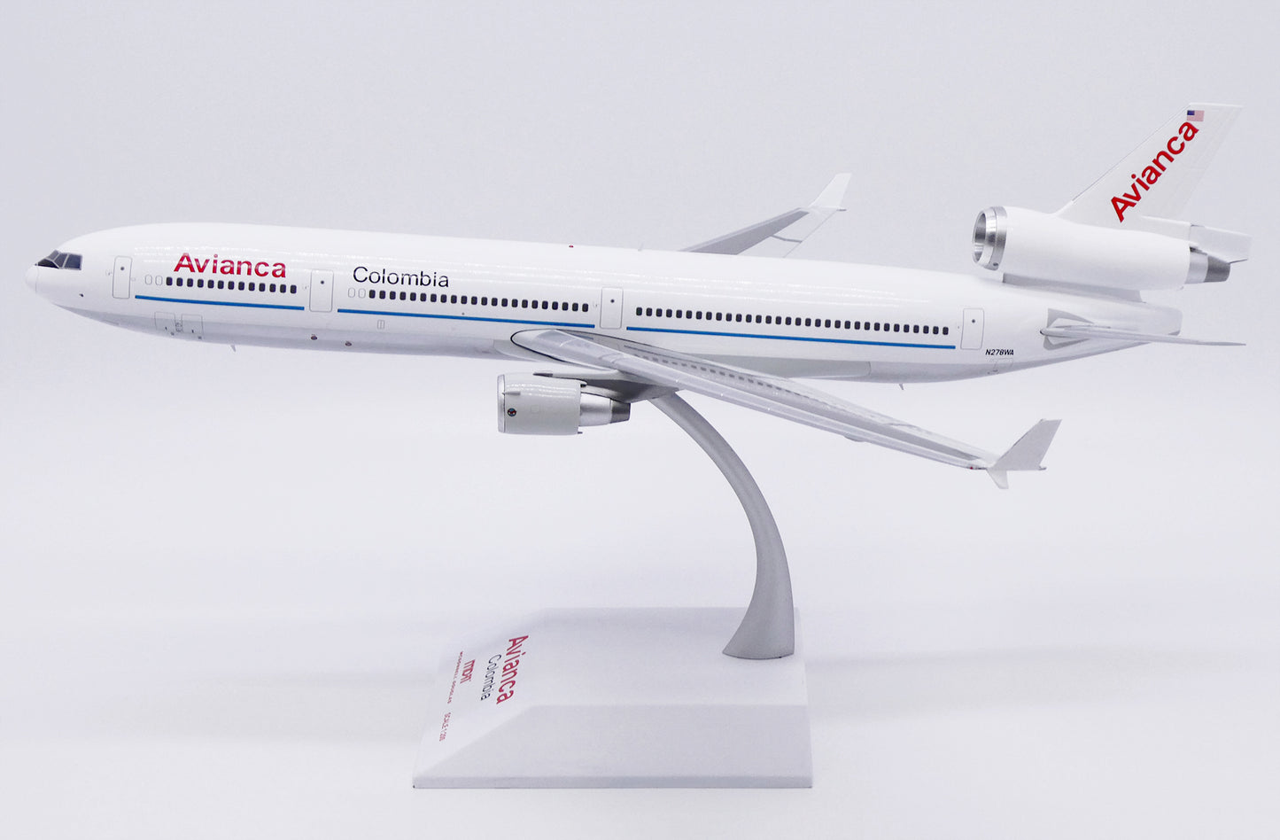 1/200 Avianca Colombia McDonnell Douglas MD-11 "Polished" Reg: N278WA with Stand