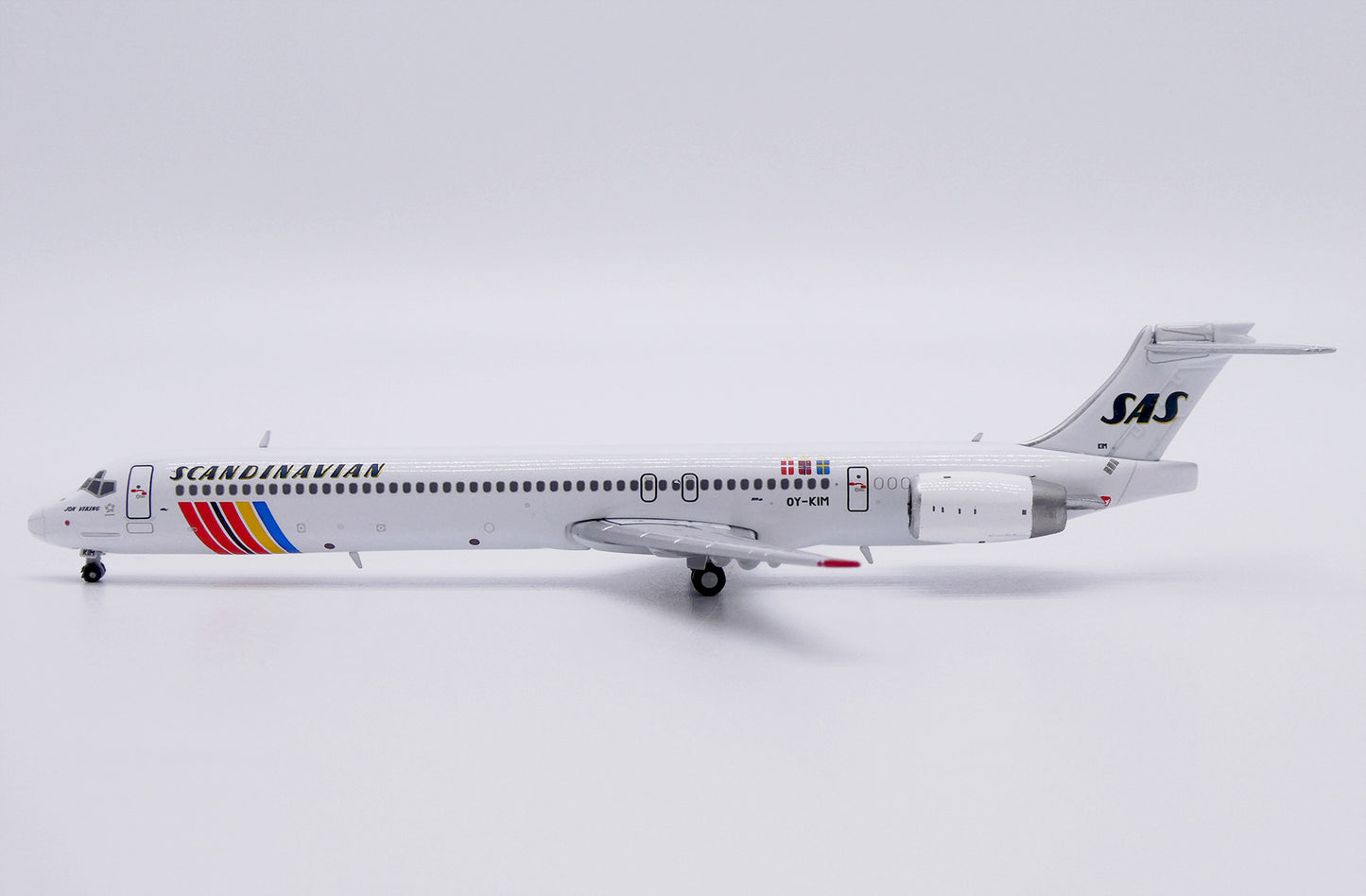 1/400 SAS Scandinavian Airlines McDonnell Douglas MD-90 "OC" Reg: OY-KIM with Antenna