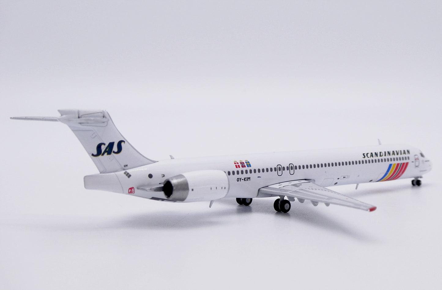 1/400 SAS Scandinavian Airlines McDonnell Douglas MD-90 "OC" Reg: OY-KIM with Antenna