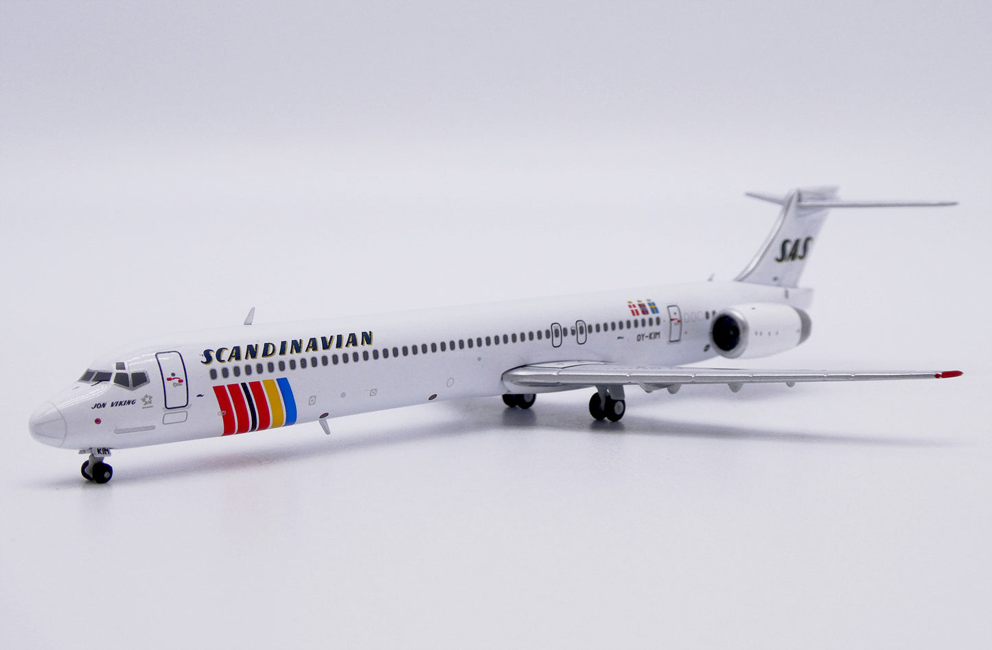 1/400 SAS Scandinavian Airlines McDonnell Douglas MD-90 "OC" Reg: OY-KIM with Antenna