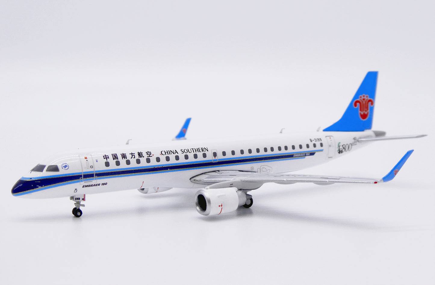 1/400 China Southern Airlines Embraer ERJ-190LR "800th E-Jet" Reg: B-3199 with Antenna