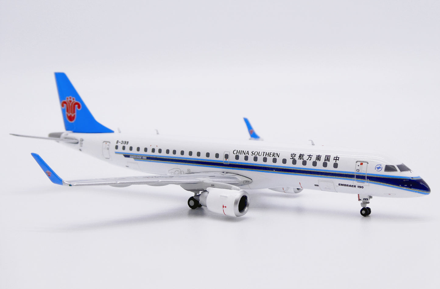 1/400 China Southern Airlines Embraer ERJ-190LR "800th E-Jet" Reg: B-3199 with Antenna