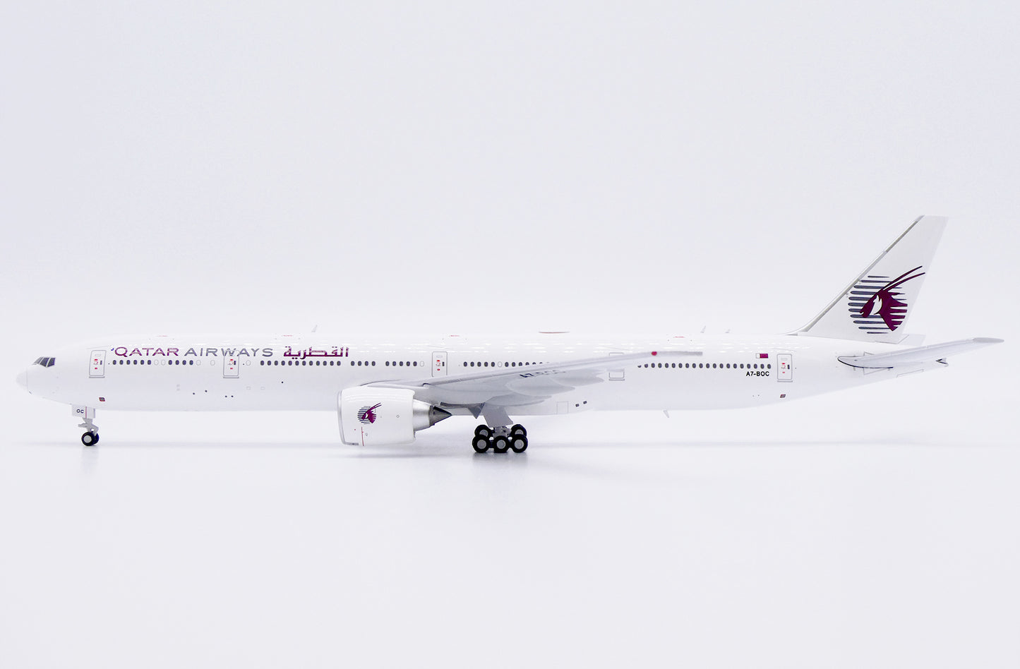 1/400 Qatar Airways Boeing 777-300ER "All White" Reg: A7-BOC with Antenna
