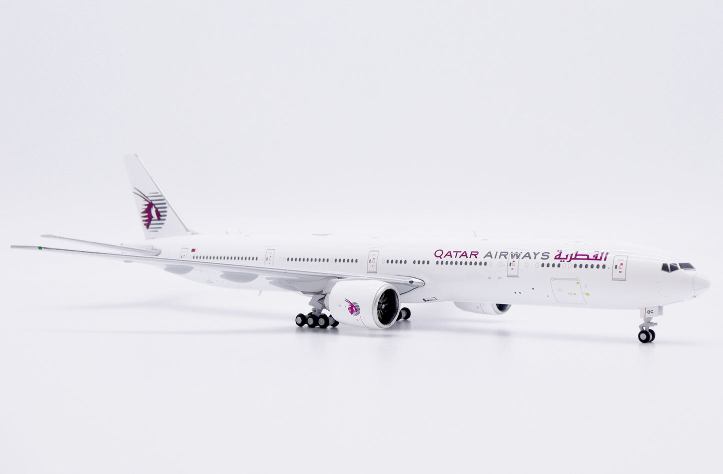 1/400 Qatar Airways Boeing 777-300ER "All White" Reg: A7-BOC with Antenna