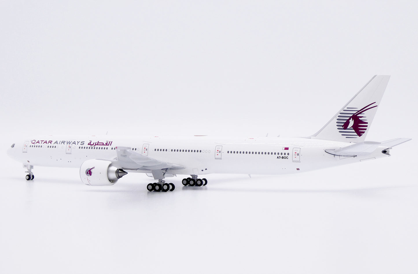 1/400 Qatar Airways Boeing 777-300ER "All White" Reg: A7-BOC with Antenna