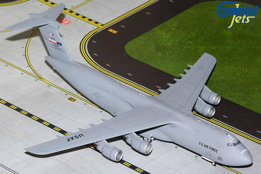 1/200 U.S. Air Force C-5M Super Galaxy 85-0009 Lackland Air Force Base