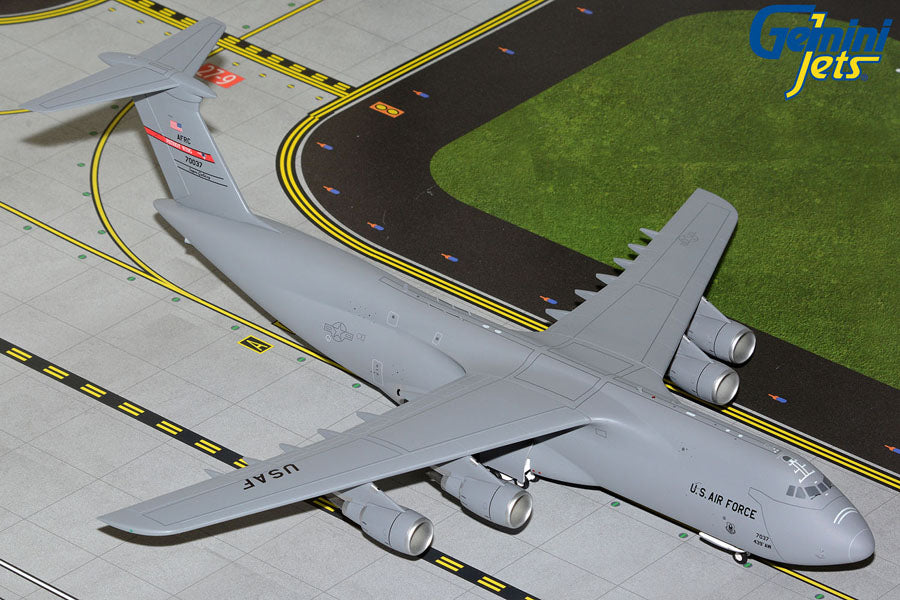 1/200 U.S.Air Force C-5M Super Galaxy 87-0037 (Westover AFB)