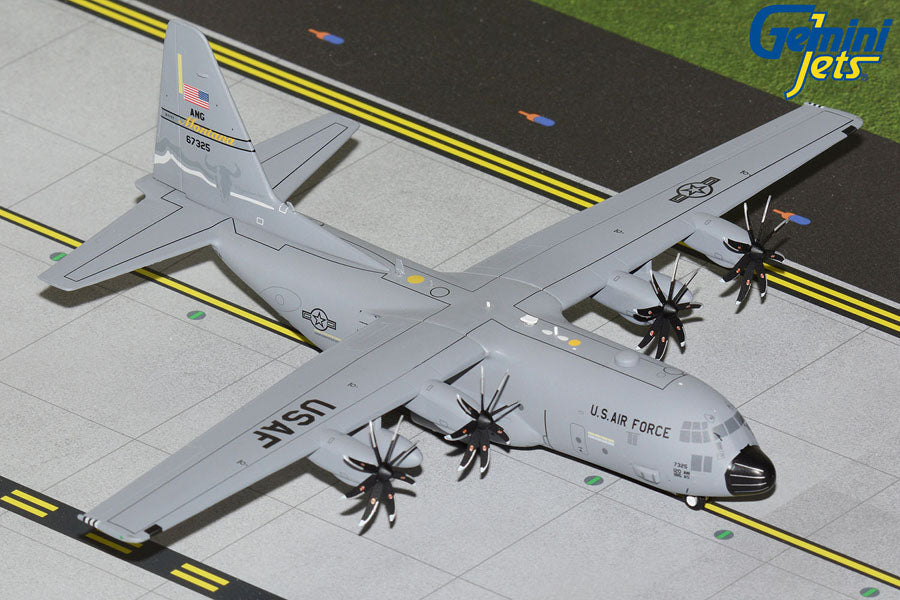 1/200 U.S. Air Force C-130H Hercules 96-7325 Montana ANG Upgraded Stand
