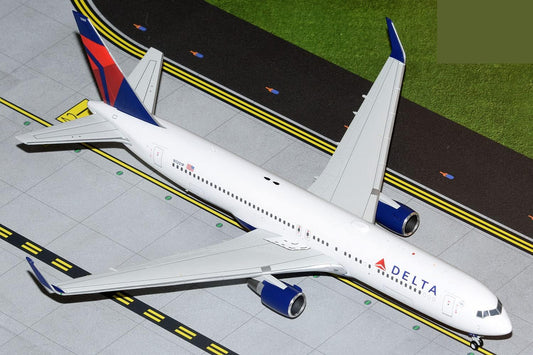 1/200 Delta Air Lines B767-300ER(W) N1201P