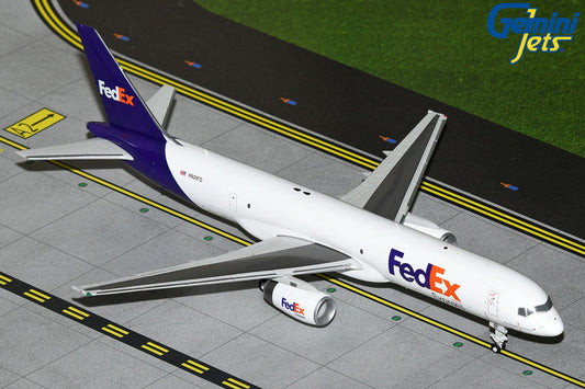1/200 FedEx B757-200SF N921FD