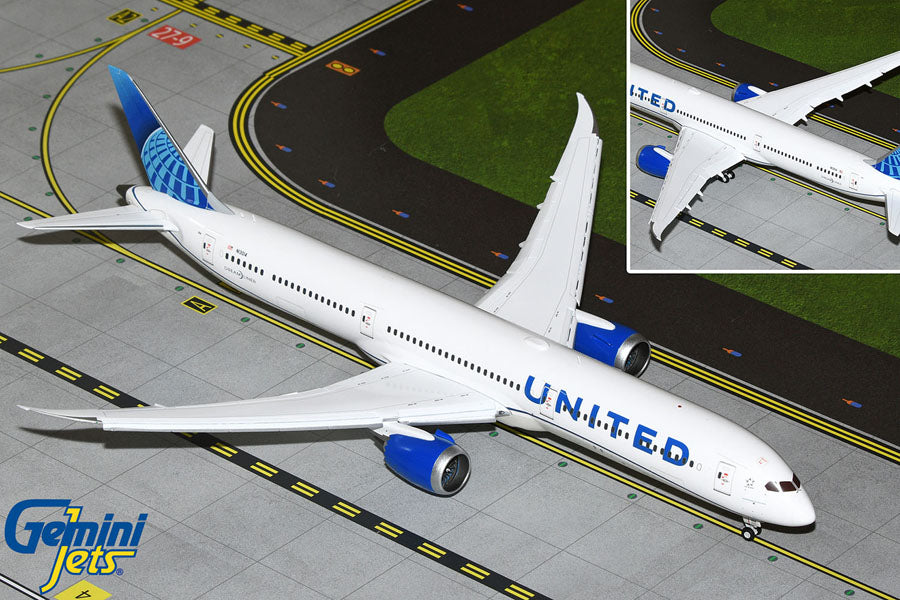 1/200 United Airlines B787-10 N13014 Flaps Down