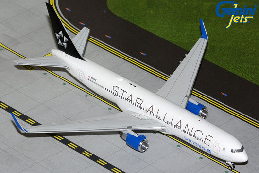 1/200 United Airlines B767-300ER N653UA "Star Alliance" Livery