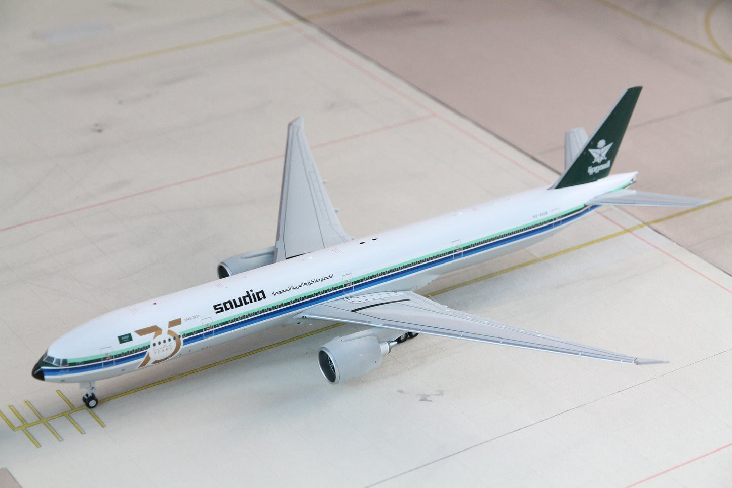 1/200 Saudi Arabian Airlines B777-300(ER) Retro (HZ-AK28)