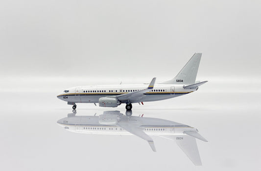 1/400 United State Navy Boeing C-40A Clipper 165834