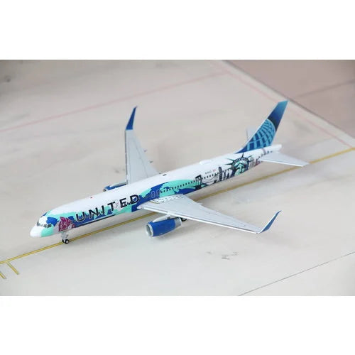 1/200 United B757-200 N14102  - Her Art Here - New York / New Jersey -