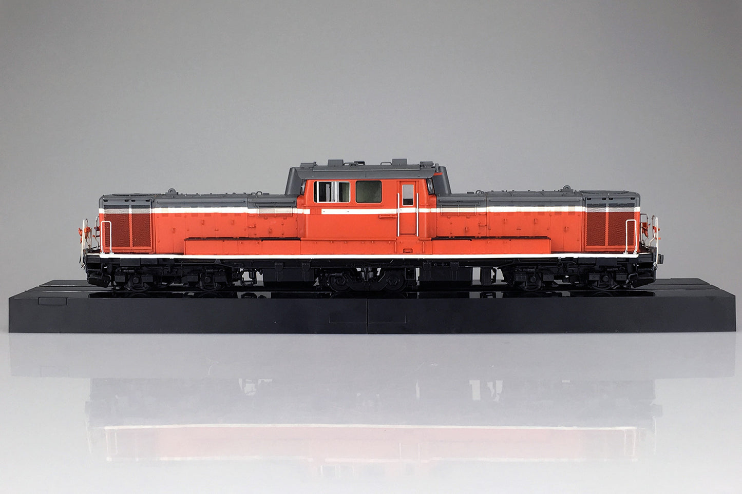 1/45 Diesel Locomotive DD51 Standard Type