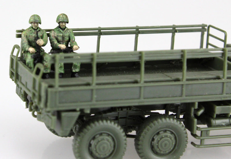 1/72 JGSDF TYPE73 TRUCK w/20 INFANTRY FIGURES