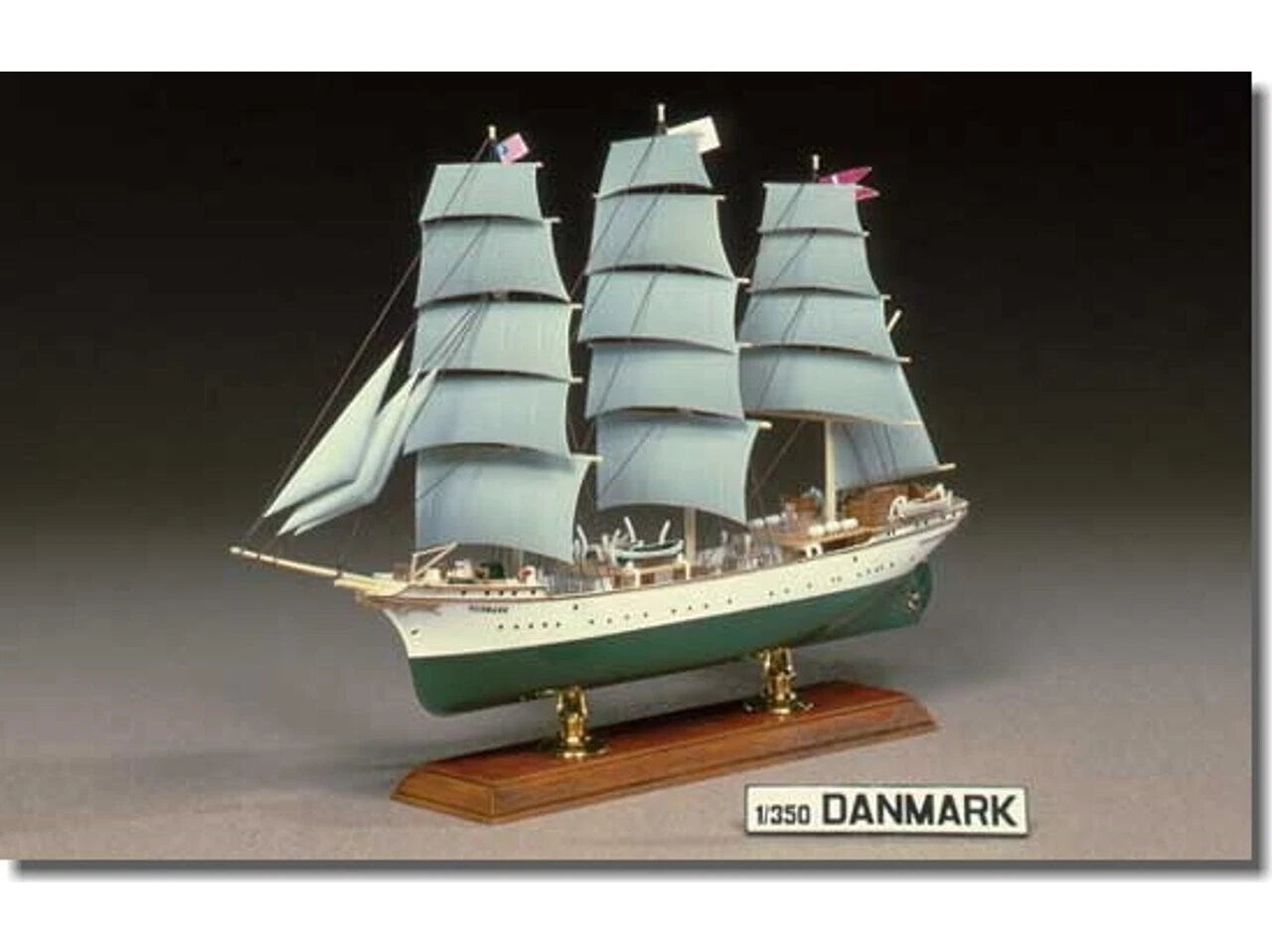 1/350 3-Mast Full-Rigged Ship DANMARK