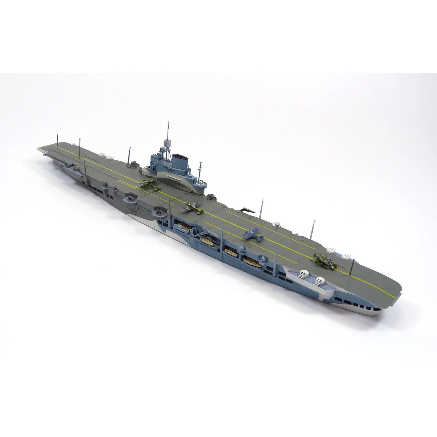1/700 BRITISH AIRCRAFT CARRIER HMS ILLUSTRIOUS
