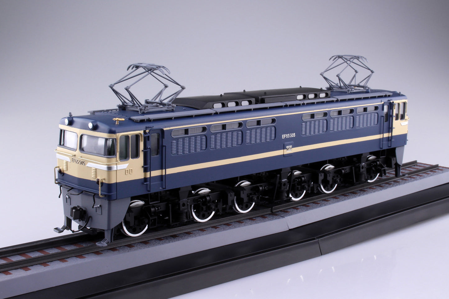 1/50 Japanese National Railways Electric Locomotive Series EF65/60