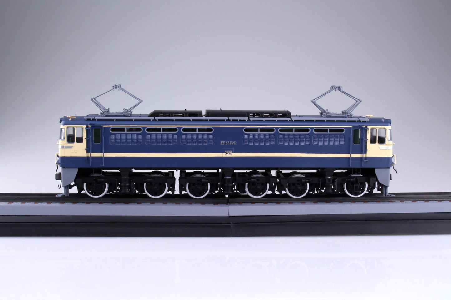 1/50 Japanese National Railways Electric Locomotive Series EF65/60
