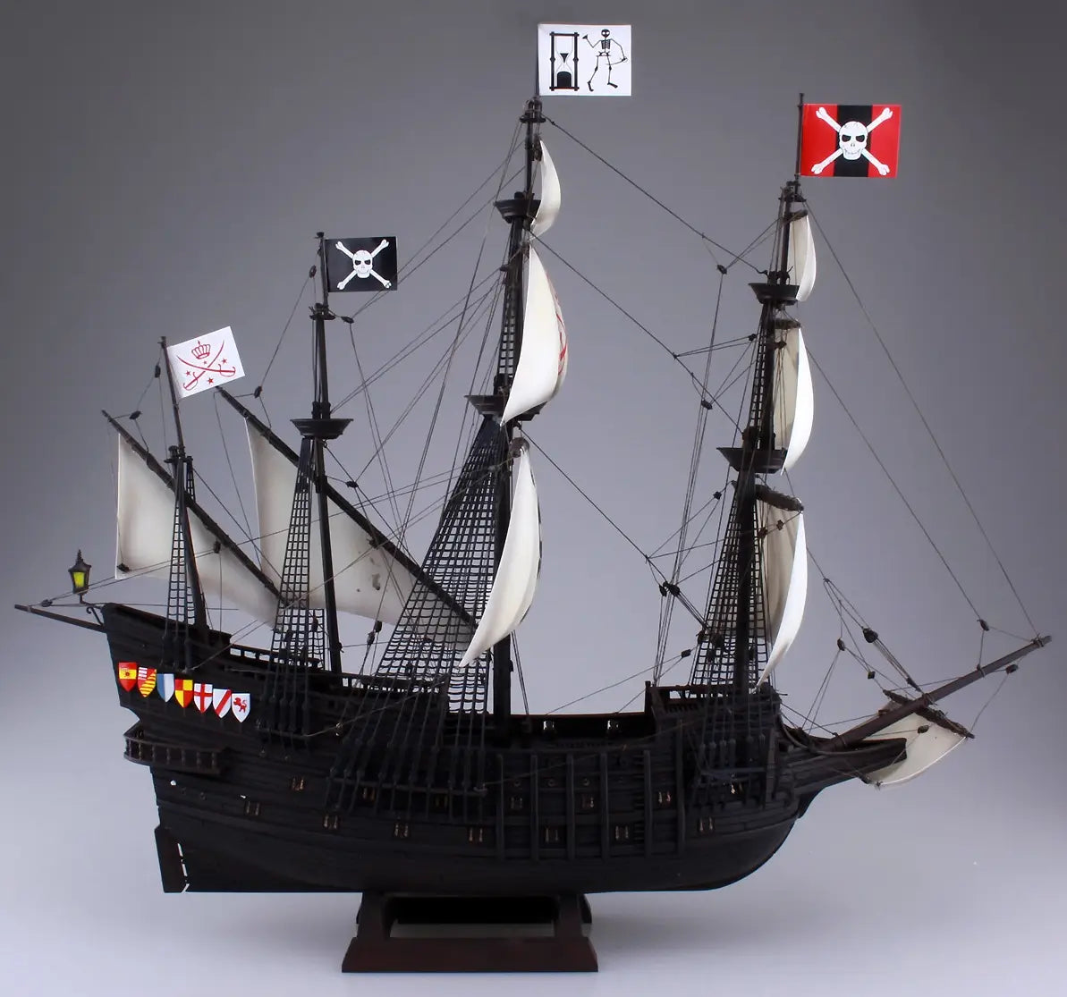 1/100 PIRATE SHIP