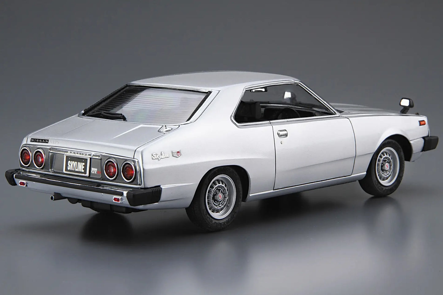 1/24 NISSAN KHGC210 SKYLINE HT2000GT-ES '77