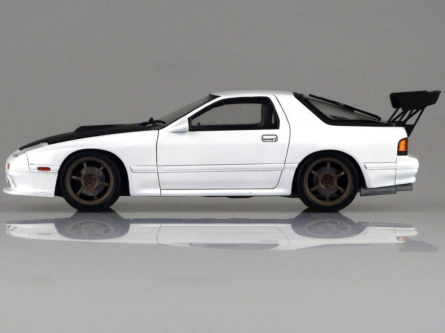 1/24 INITIAL-D TAKAHASHI RYOSUKE MAZDA FC3S RX-7 HAKONE BATTLE VER.
