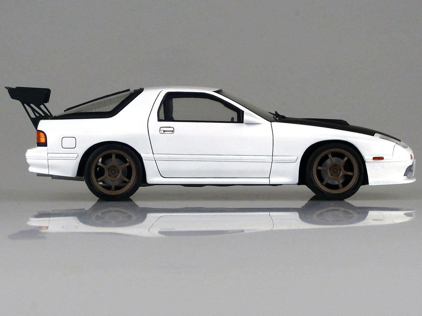 1/24 INITIAL-D TAKAHASHI RYOSUKE MAZDA FC3S RX-7 HAKONE BATTLE VER.
