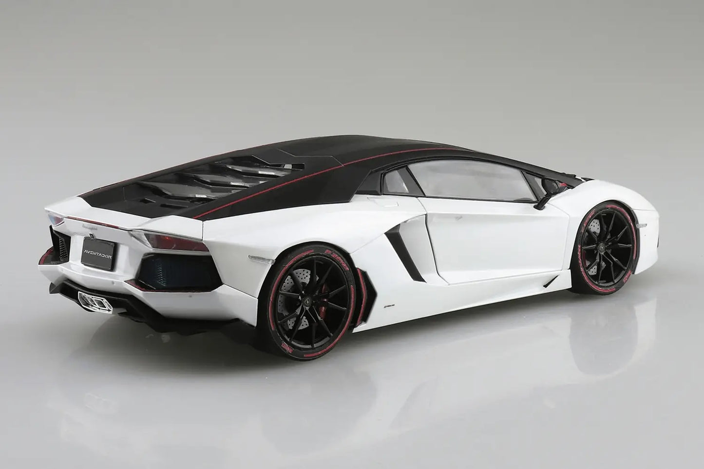 1/24 LAMBORGHINI AVENTADOR '14 Pirelli Edition