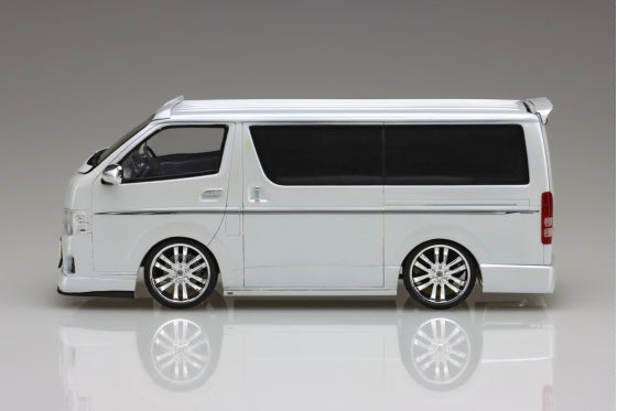 1/24 SILK BLAZE TOYOTA TRH200V HIACE Ver III '10