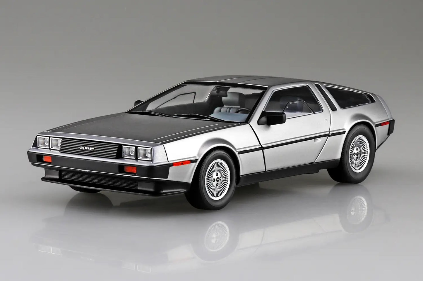 1/24 Delorean DMC-12 '82