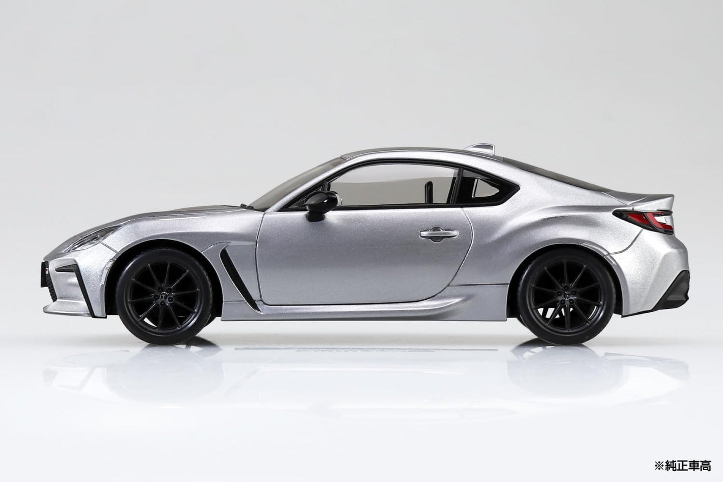 1/32 Toyota GR 86 (Ice Silver Metallic)