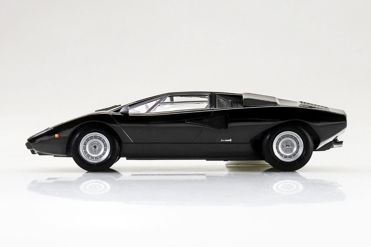 1/32 SNAP LAMBORGHINI Countach LP400 (Black)