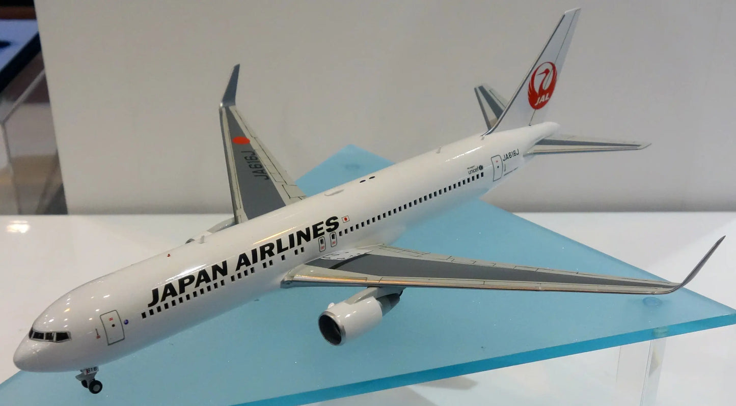 1/200 JAPAN AIRLINES  BOEING 767-300ER with WINGLET