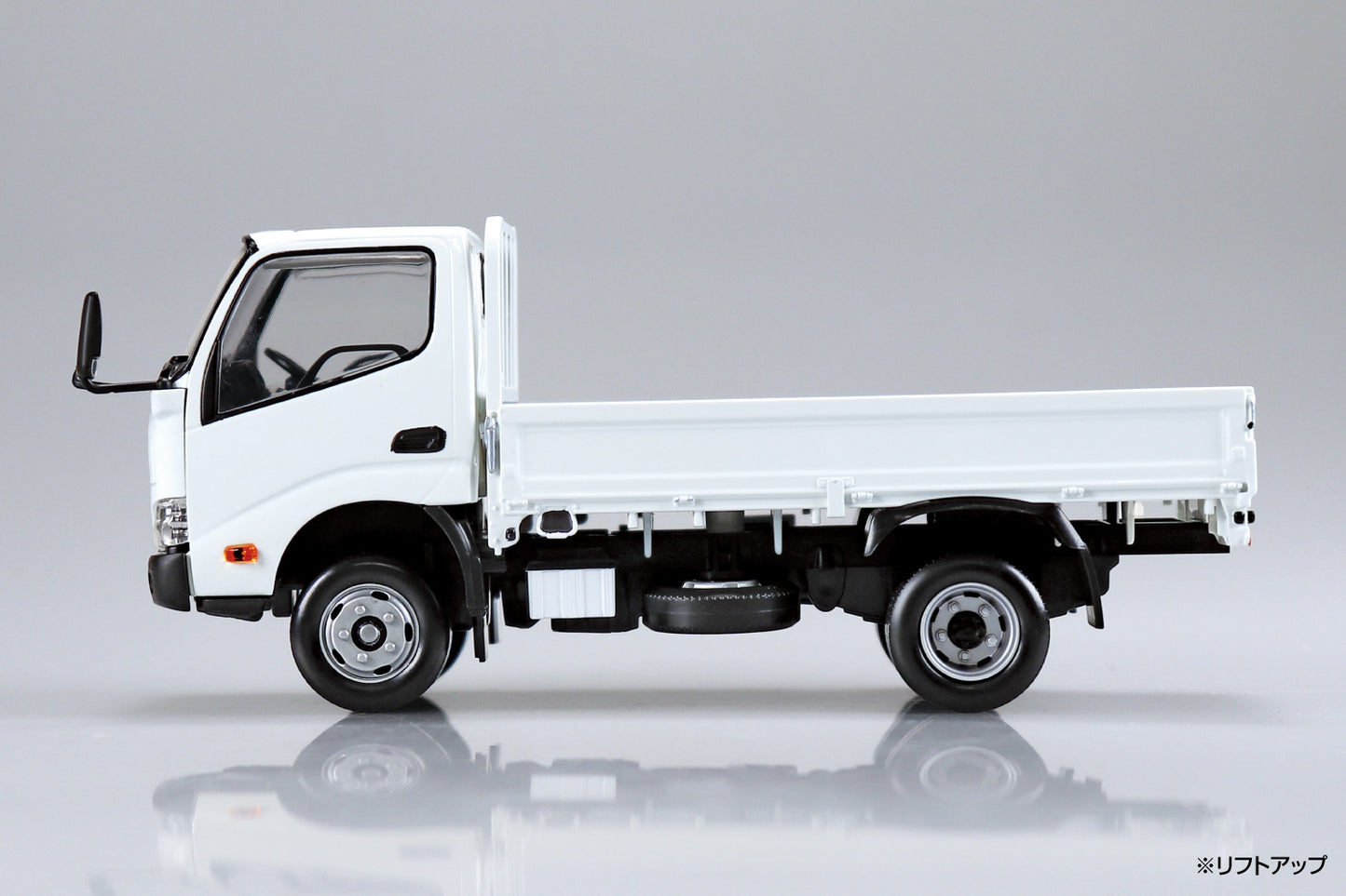 1/32 SNAP Hino Dutro Truck (White)