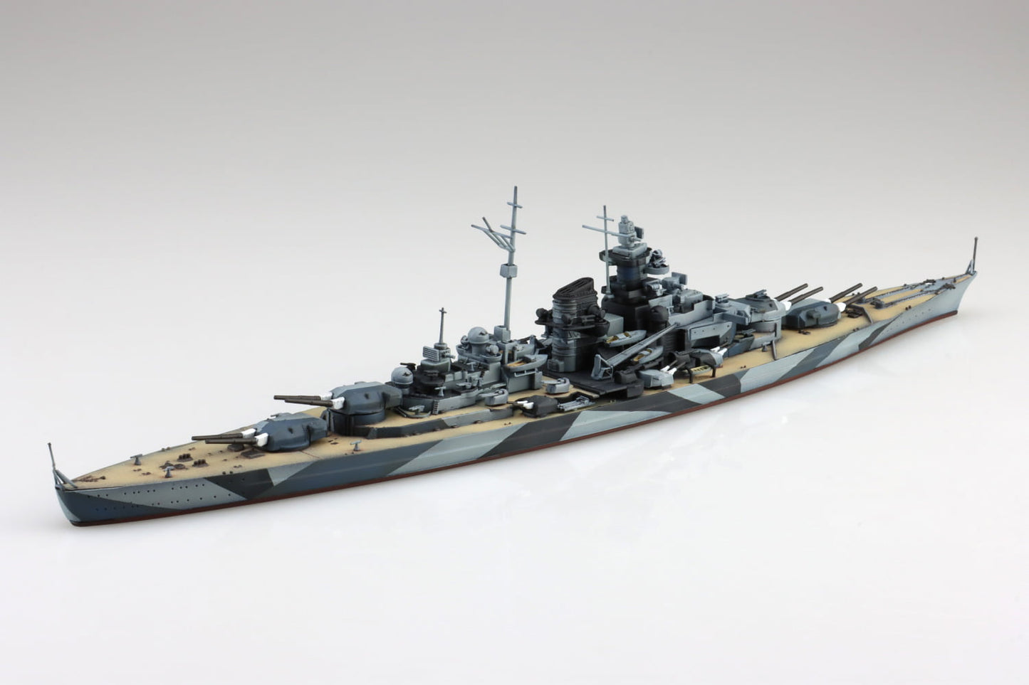 1/700 GERMAN BATTLESHIP TIRPITZ