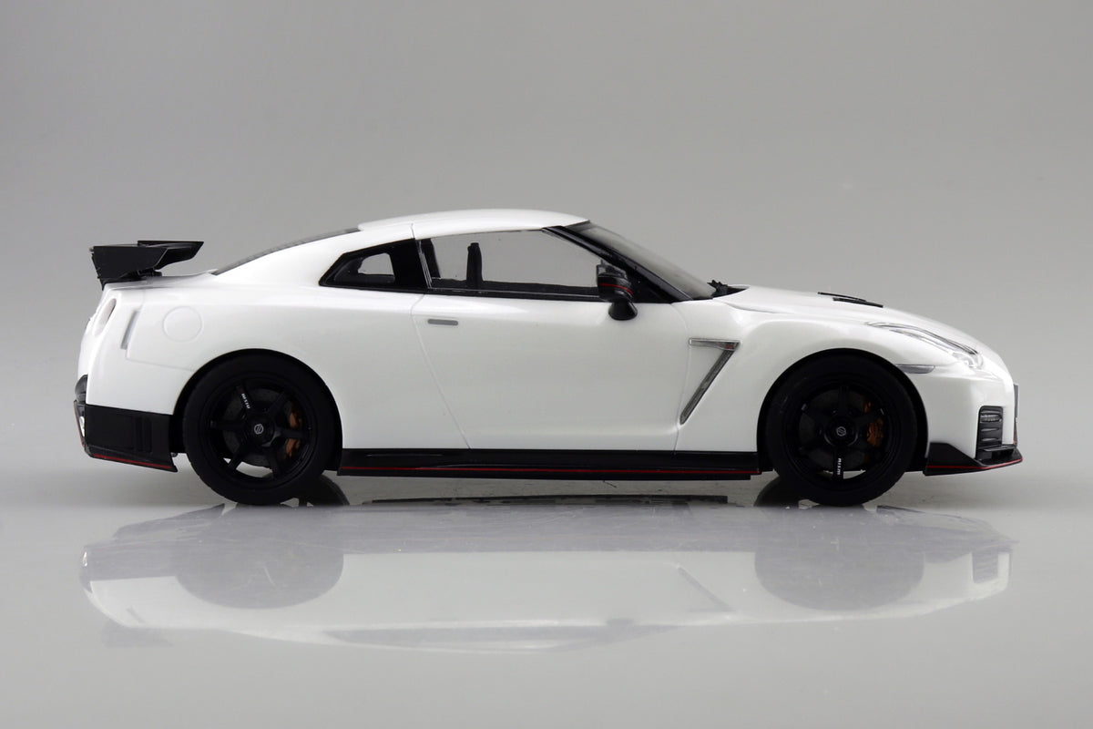 1/24 SNAP R35 NISSAN GT-R Nismo 2017 Brilliant White Pearl