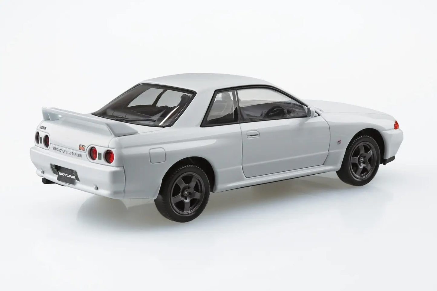 1/32 SNAP NISSAN R32 Skyline GT-R (Crystal White)