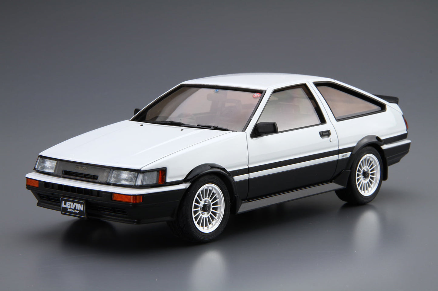 1/24 TOYOTA AE86 COROLLA LEVIN GT-APEX '85