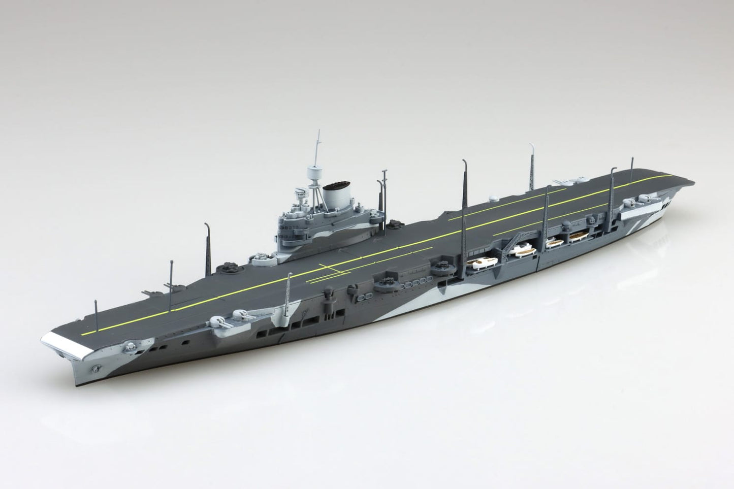 1/700 British AIRCRAFT Carrier Illustrious