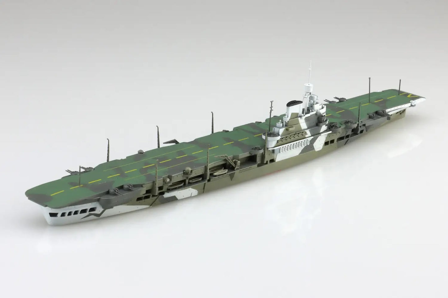 1/700 British AIRCRAFT Carrier Victorious