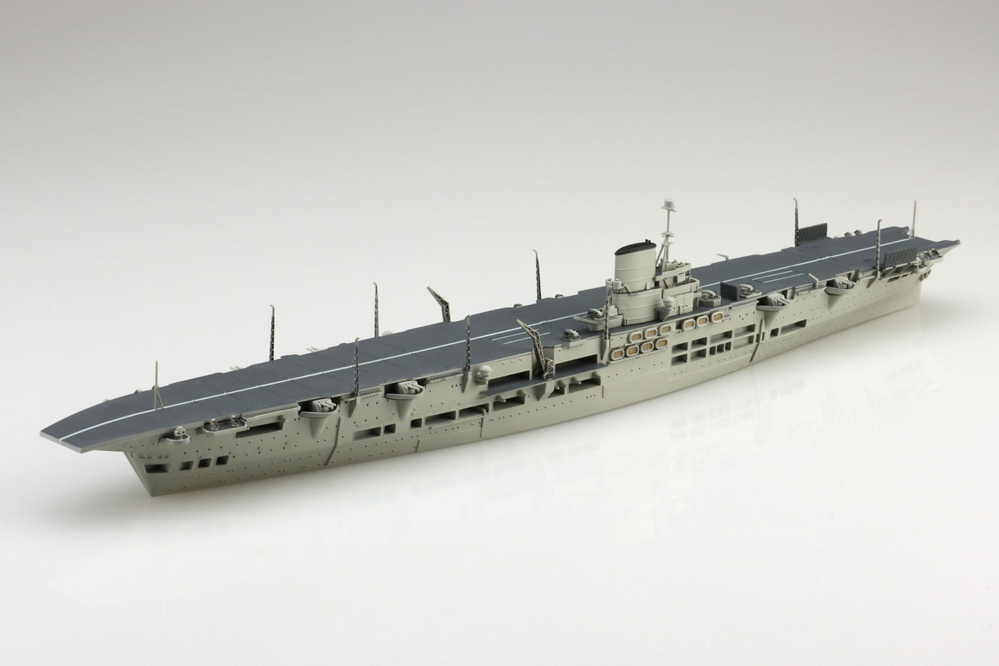 1/700 British Aircraft Carrier HMS Ark Royal